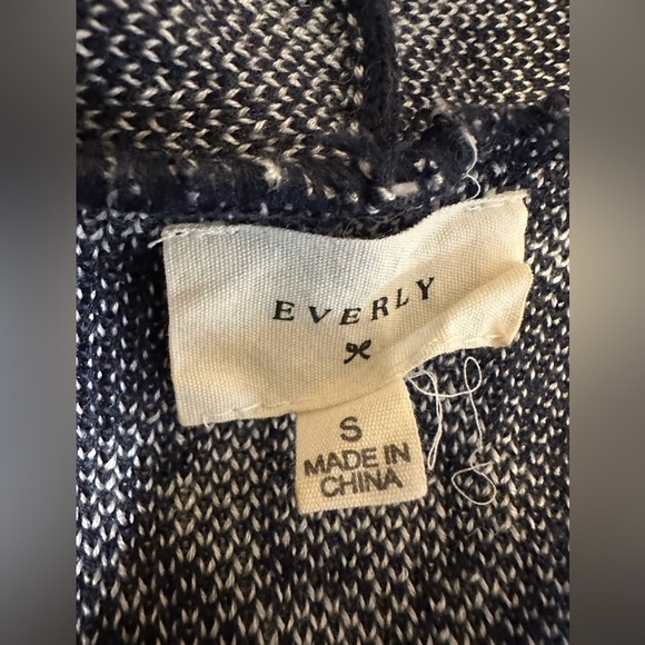 Everly Cardigan Aztec Style Print Navy Blue White - Womens Small - Picture 7 of 9